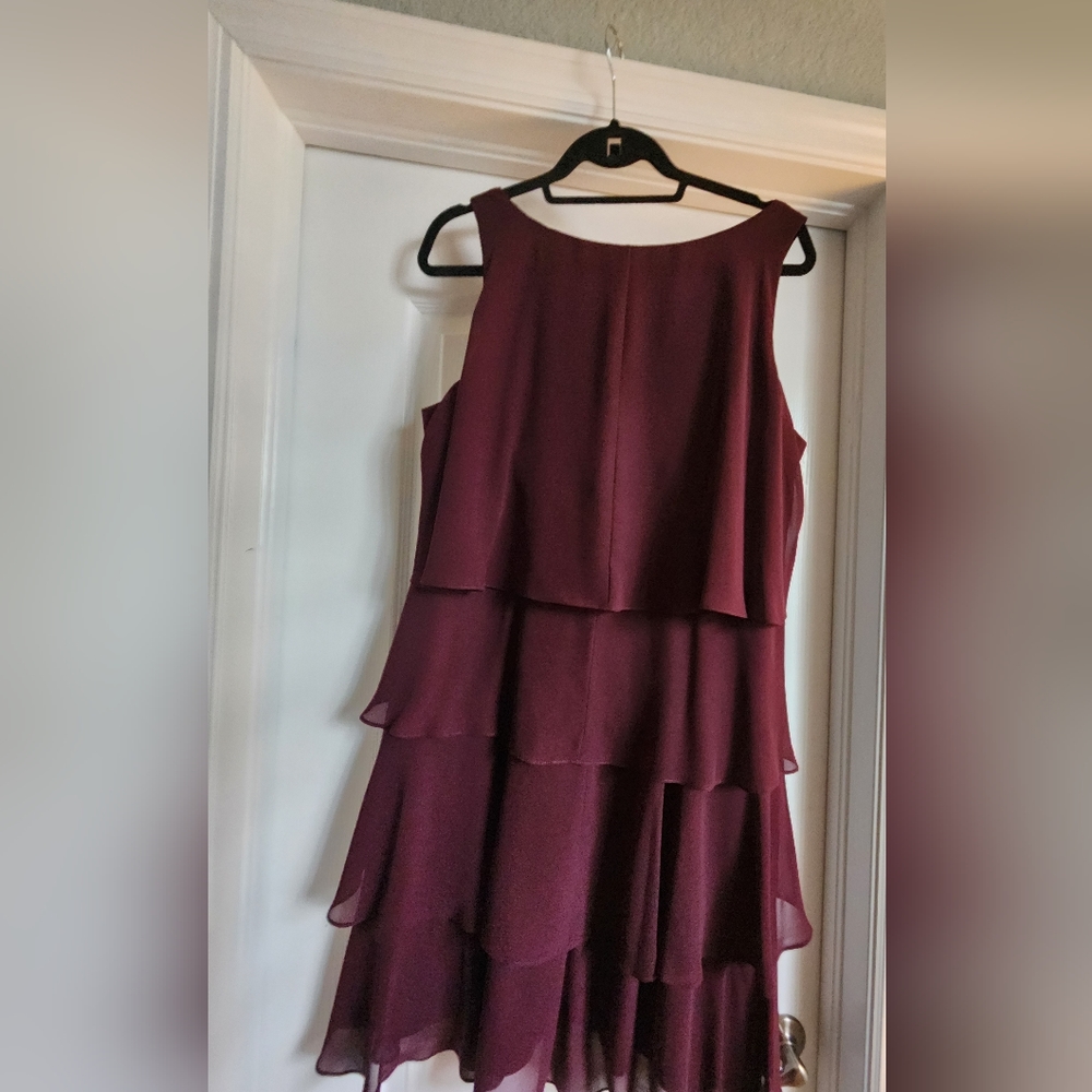 SLNY Tulip Tier Dress Size 16 Fig Color